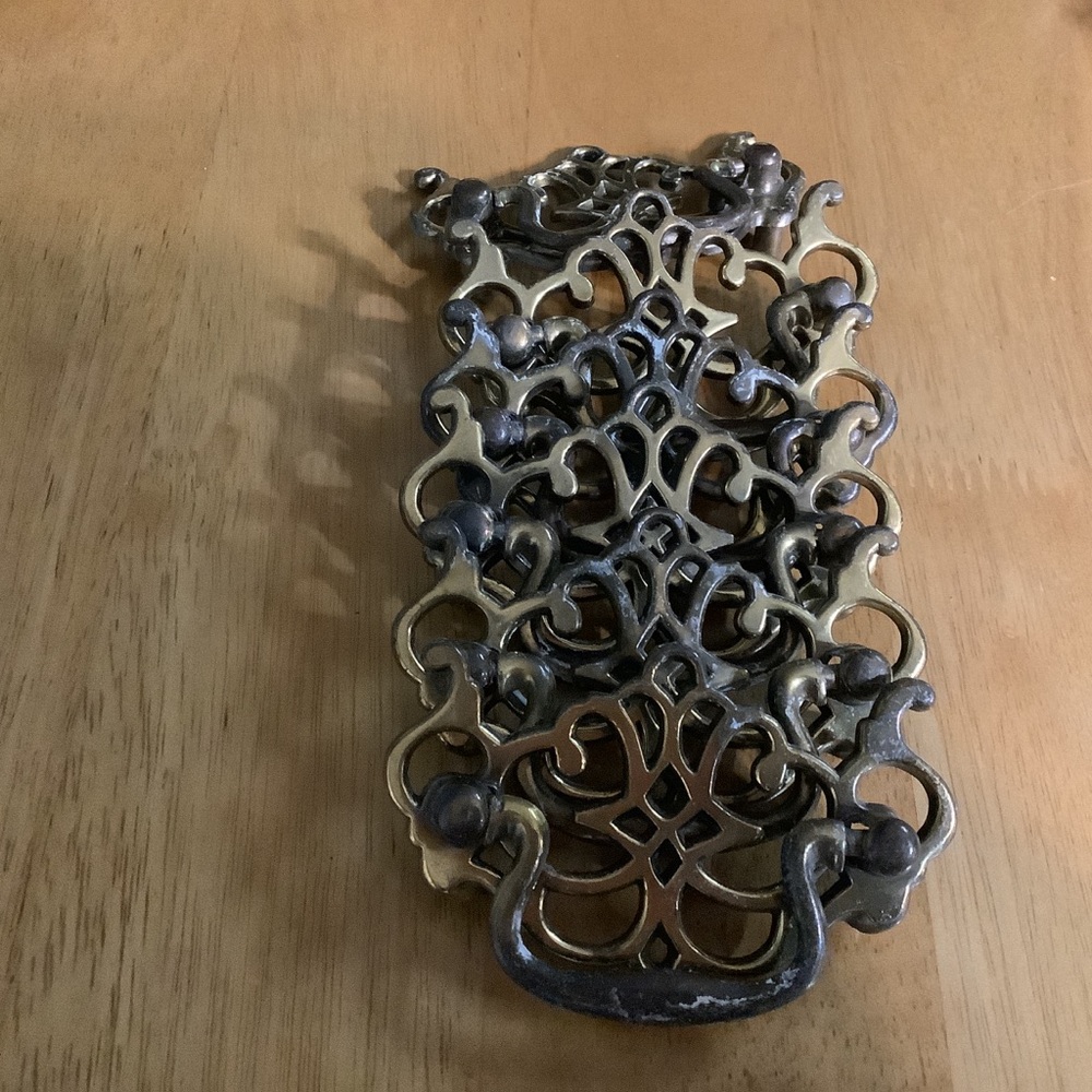 8 Ornate Metal drawer pulls in Aged Brass